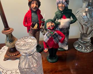 Press-cut decanter
Buyers choice carolers