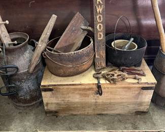 Milk can
Cast iron