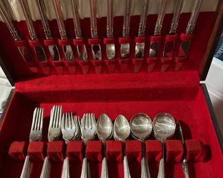 Set sterling flatware 18th century Reed & Barton. 61 pcs
