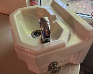 Vintage 1950 porcelain water fountain