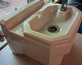 Vintage 1950 porcelain water fountain