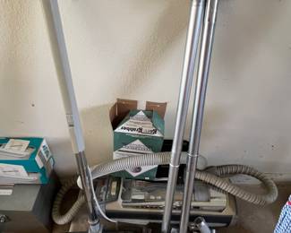 Electrolux canister vacuum with many accessories