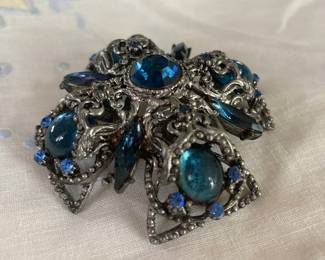 “Mile High” gorgeous antique brooch