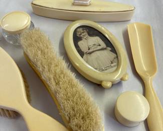 Old vanity set
