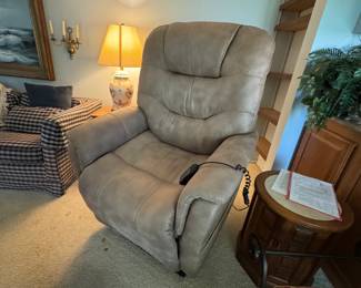 newer motorized lift chair