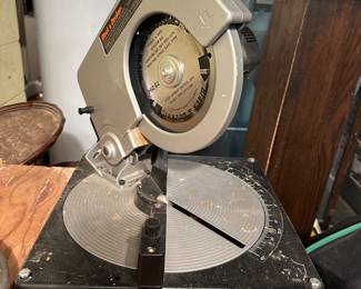 Black & Decker Mitersaw