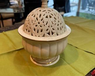 Lenox Versailles Round Covered Candle Box