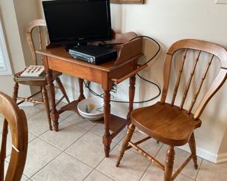 Antique wash stand