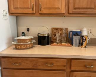 2 pieces matching pyrex