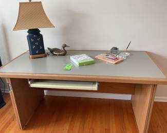Computer desk
