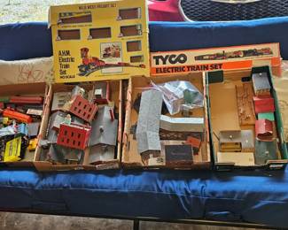 Tyco train parts