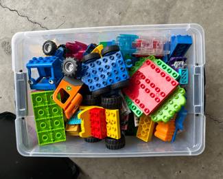 Large building toy