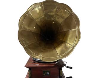 antique phonograph 