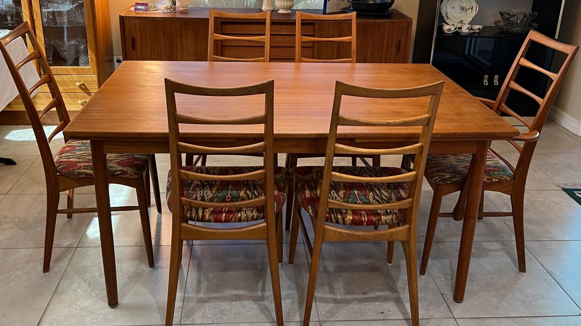 Made in Denmark by Niels Koefoeds Hornslet Dining Table w Extensions, 5 Liz Chairs and 1 Arm Chair