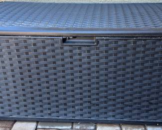 Patio Suncast Storage Trunk