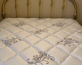 Vintage Brass Bed, Vintage Brass Tables w Glass Top, Brass Table Lamps pair, Queen Mattress/BS