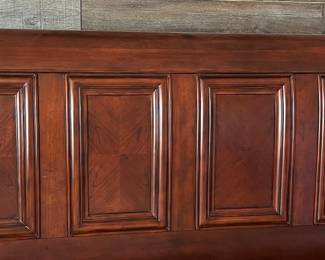Queen Sleigh Bed w Dresser and 2 Nightstands Martin Furniture