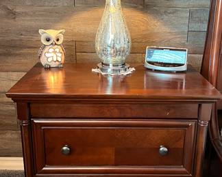 Queen Sleigh Bed w Dresser and 2 Nightstands Martin Furniture