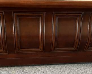 Queen Sleigh Bed w Dresser and 2 Nightstands Martin Furniture