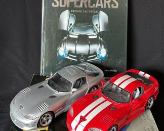 Diecast Metal Cars Dodge Viper GTS 1/18 * Large Books Cars Subject