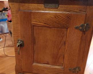 oak ice box
