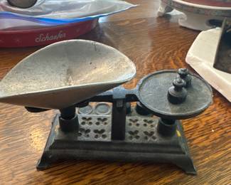 Vtg Mini Cast Iron Balance Scale Weight Figure