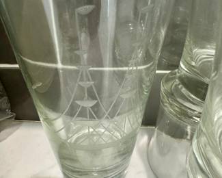 Vintage etched shaker with a rock glasses. Etched with ships.