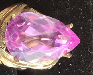 Gorgeous PINK SAPPHIRE set in 18k ring
