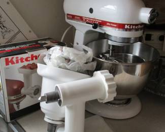 Kitchen Aid = with extras