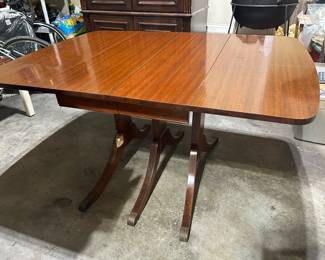 Second Duncan Phyfe mahogany table. This one has 2 leaves and drop sides