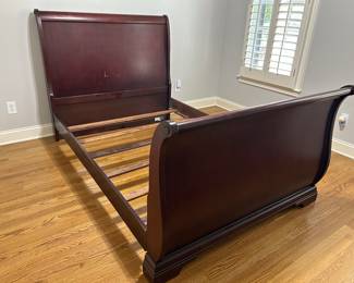 full / double sleigh bed