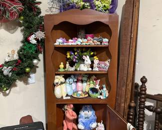 corner hutch