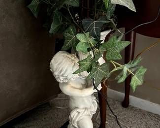 Lovely statue with greenery AND it lights up!