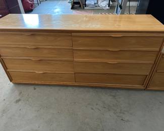 Queen bedroom set dresser