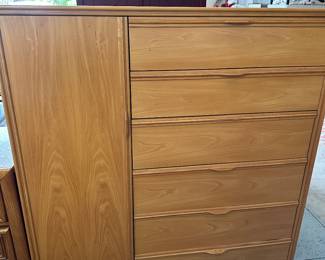 Queen bedroom set dresser