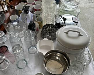 Many kitchen items!