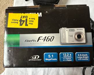 FinePix F460 digital camera