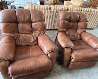 Pair of leather La-Z-Boy recliners