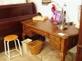 Ladie's desk