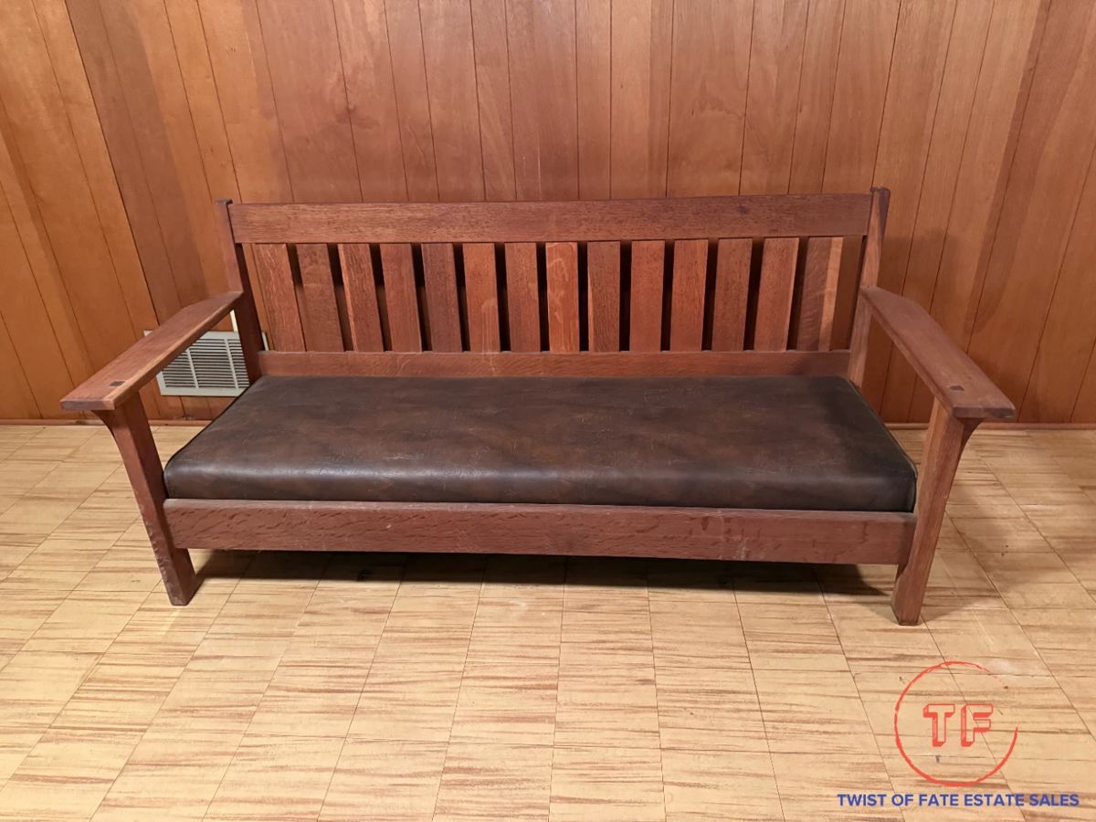 L & J.G. STICKLEY Drop Open Arm Sette circa 1910's