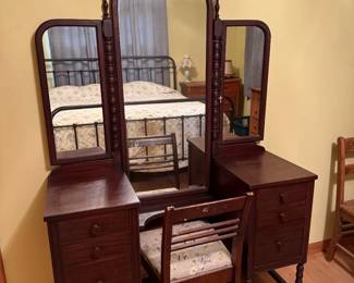 Sligh Antique Vanity