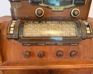 Antique Admiral Stereo / Record Player Cabinet