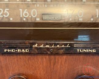 Antique Admiral Stereo / Record Player Cabinet