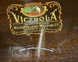 Antique Victrola Talking Machine Co Cabinet