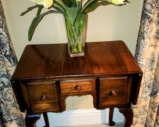 Queen Anne Drop Leaf Table