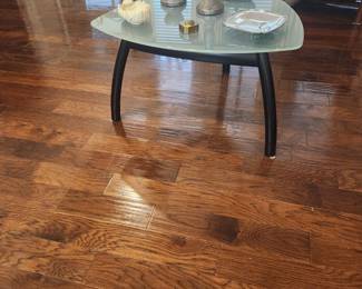 Coffee Table w Tempered Glass