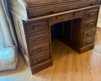 Oak Crest Roll Top Desk