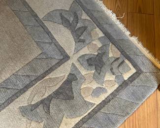 Muted Floral Border Area Rug with Classic Fringe – 8' x 10'