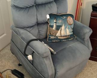 Golden Brand lift chair buy it now
Firm price 325.00