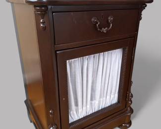 Betsy Cameron For Lexington Furniture Bedside Cabinet With Drawer